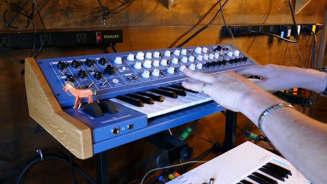 Ode to Vermona Synths (and friends) смотреть онлайн