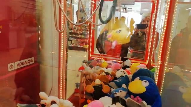 Играю в Автомат ? кран сюрприз ?!!!!в деревне!!! ??? смотреть онлайн