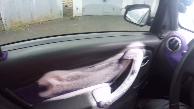 Нанесение химии для чистки велюра, чистка алькантары смотреть онлайн