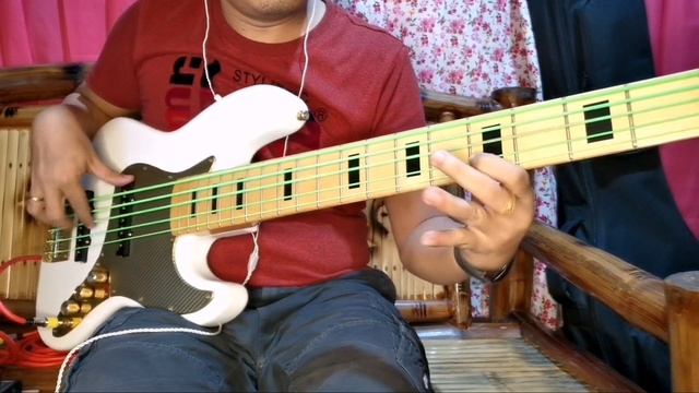 2 GROOVY BASSLINE FOR BEGINNERS смотреть онлайн