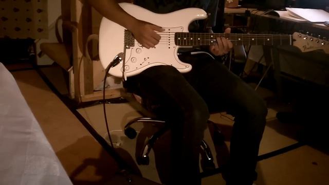 Playing New Fender Mexican Strat смотреть онлайн