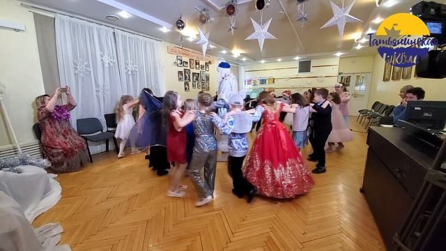 Встреча первоклассников с Дедом Морозом в канун Нового 2023 года смотреть онлайн