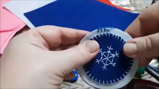 Мастер-класс // Новогодние игрушки из фетра смотреть онлайн