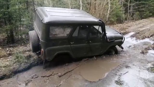 УАЗ 469 с отключенным передним мостом смотреть онлайн