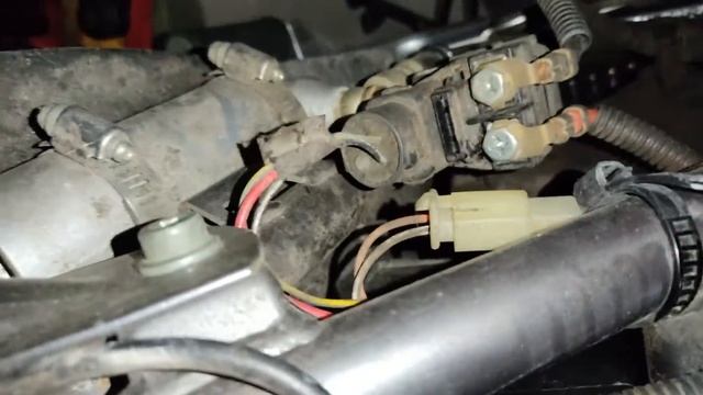 Problème d'inversion pôles batterie moto Suzuki Freewind 650 смотреть онлайн