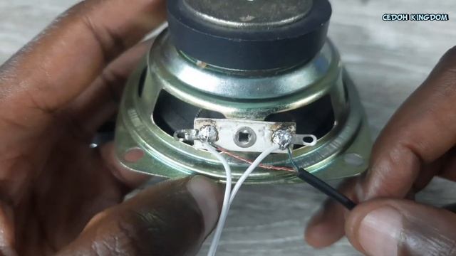 How to make Speaker with AUX Cable смотреть онлайн