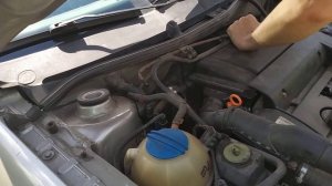 Замена трубки обратки антифриза на Шкода Октавия тур.