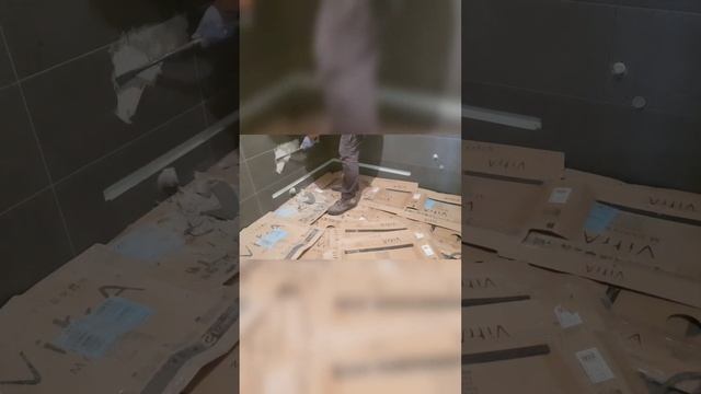 Испортил почти готовую работу? Как быть? Эпоксидная затирка. #ремонт #ванная #ошибкиремонта смотреть онлайн