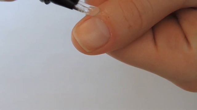 Sally Hansen 18k GOLD Cuticle Eraser!! смотреть онлайн