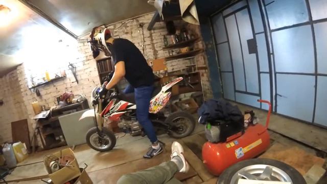 Владос заводит мото:D Kayo 140. смотреть онлайн
