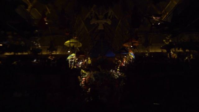 Walt Disney's Enchanted Tiki Room Full Show With Preshow Low Light 4K Walt Disney World 2021 03 05 смотреть онлайн