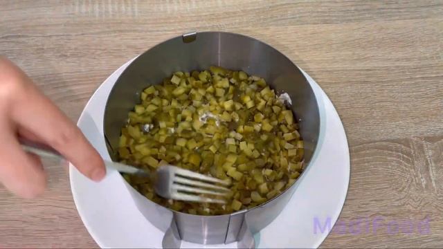 Салат «Капризный муж» Даже самый капризный муж оценит этот вкусный салат.Рекомендую попробовать! смотреть онлайн