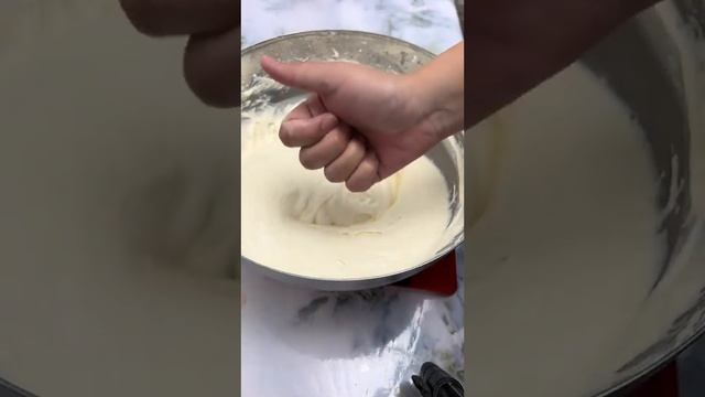 Идеальный, воздушный ванильный бисквит! Каждый сможет приготовить! смотреть онлайн