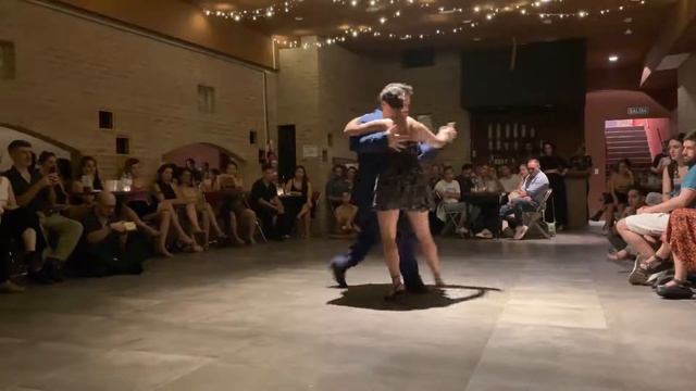 Buda Rodriguez y Mora Idil Ceyhan - Carlos Disarli, Una Fija - Lirondo Milonga смотреть онлайн