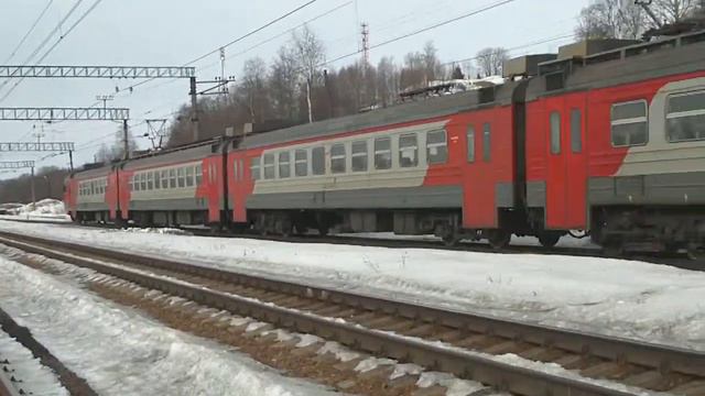 ЭД4М-0381 отправляется со станции Грузино