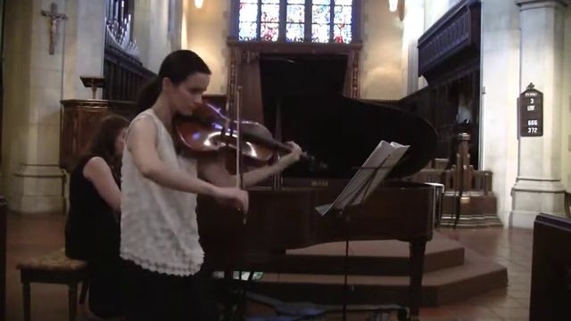 Valerie Malvinni playing Chopin "Nocturne" смотреть онлайн