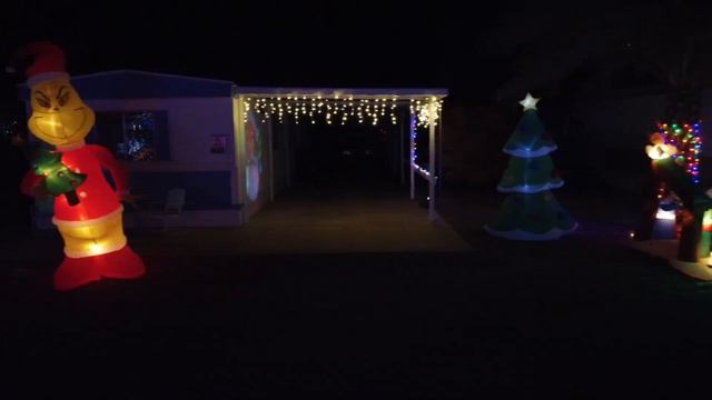 Funny Farm Christmas 2022 смотреть онлайн