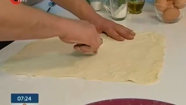 Оливки с сыром фета на хрустящей корочке смотреть онлайн