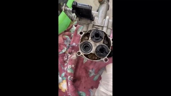 EASY TUTORIAL ON DIY REPAIR OIL LEAKING IN PRESSURE WASHER (100% WORK)