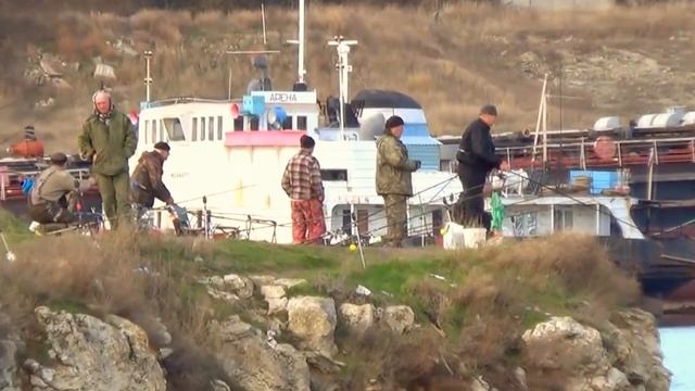 МОРСКАЯ РЫБАЛКА В КРЫМУ,ЛОВЛЯ КЕФАЛИ В СЕВАСТОПОЛЕ С БЕРЕГА смотреть онлайн