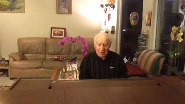 "Живут во мне воспоминания". Поет Роман Шацев, 85 лет смотреть онлайн