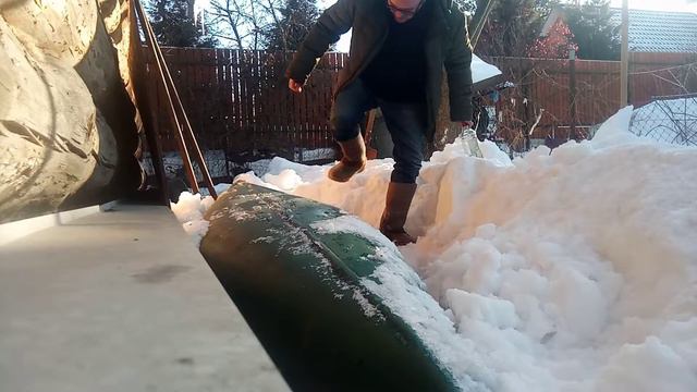 Пираты пресной воды откапывают свои Драккары . А то что в бутылке , так это пиратский чай😁! смотреть онлайн