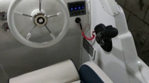 Видеообзор каютного катера Неман-550. Версия с биотуалетом