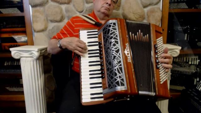 BELTALPIV41120HRPD - Paduck Beltuna Alpstar IV MHR Piano Accordion LMMM 41 120 $9999 смотреть онлайн