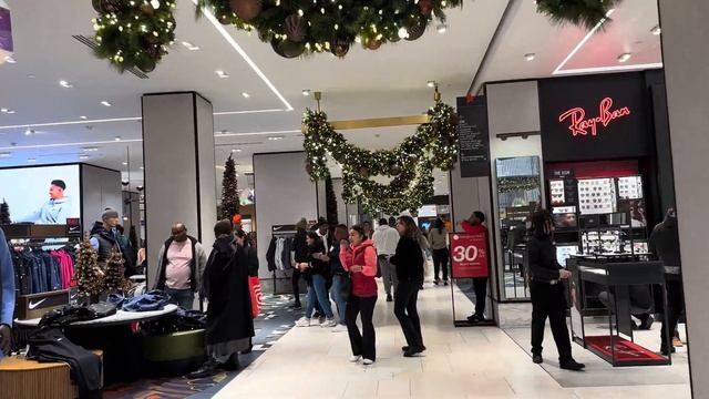 New York Christmas Decorations Walking Around Macy's Holiday Season 2023 смотреть онлайн