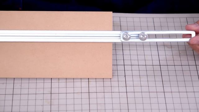 Adjustable router jig for square holes or recesses смотреть онлайн