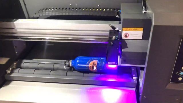 УФ принтер FS-6040UV Rotax печать на металлическом термосе с праймером смотреть онлайн