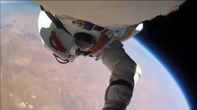 Самый высокий прыжок с парашютом 39 километров!!! смотреть онлайн