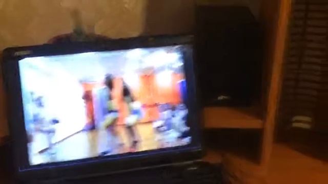 Когда парни смотрят TWERK смотреть онлайн