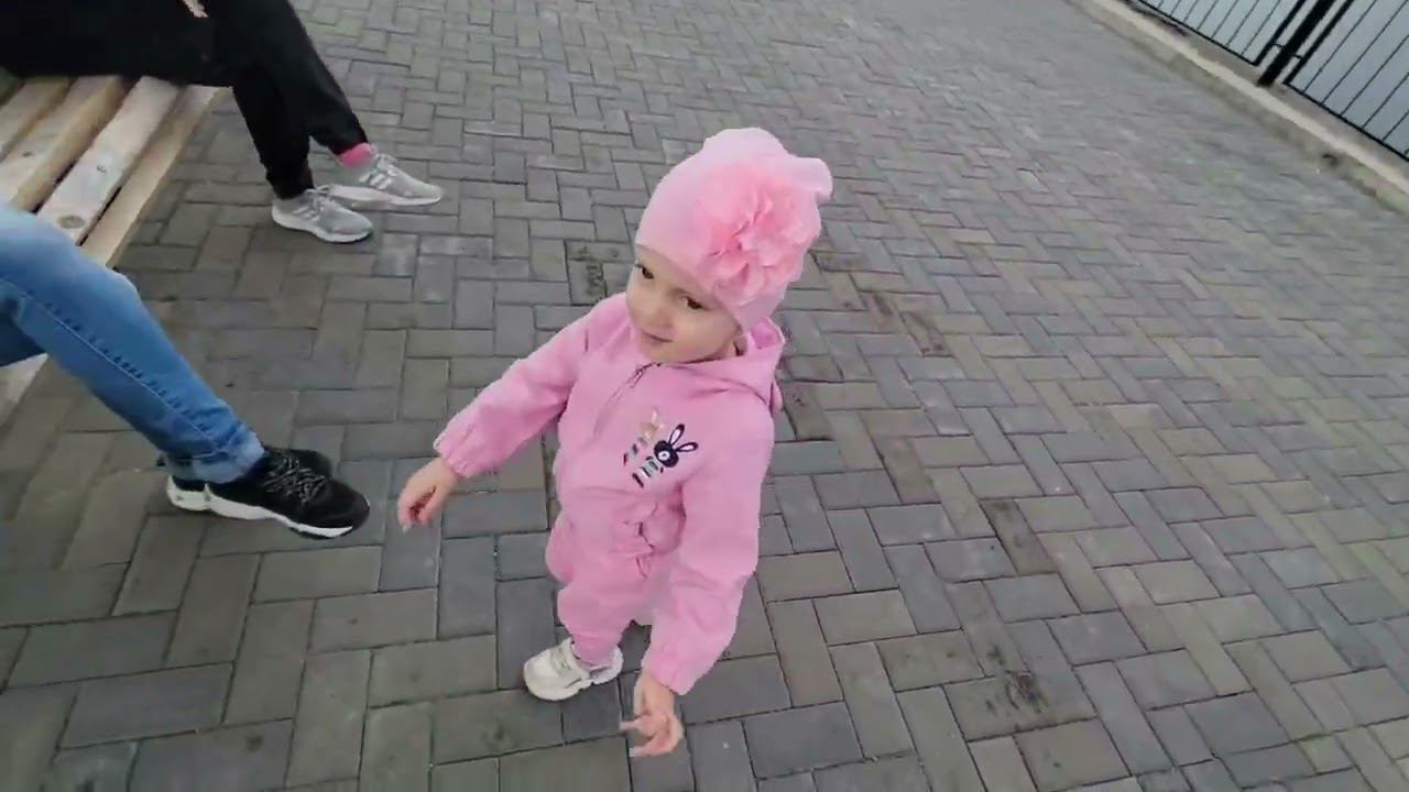 Отличная погода. Прогулка по набережной. смотреть онлайн