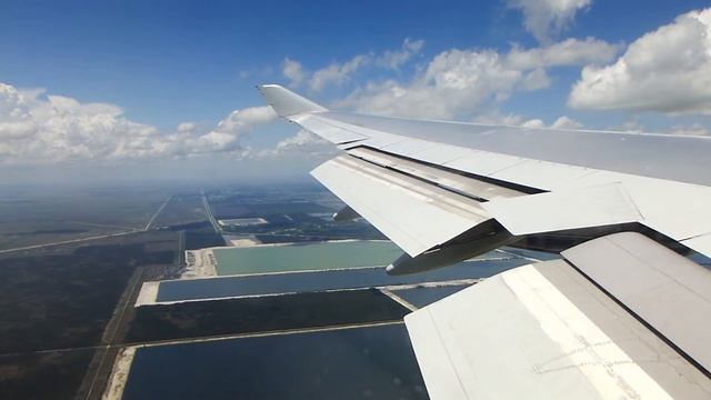Beautiful views while landing at Miami International Airport (MIA), Florida смотреть онлайн