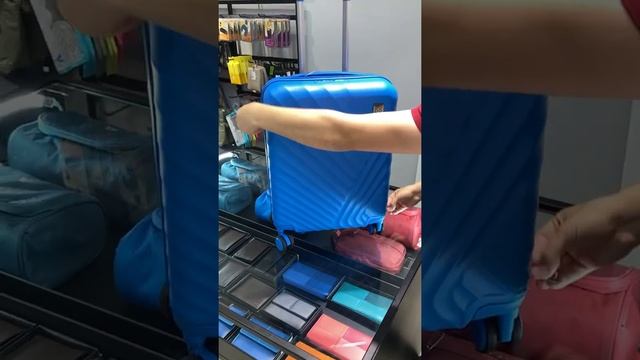 Чемодан пластиковый Rainbow S Rainbow Blue Modo By Roncato