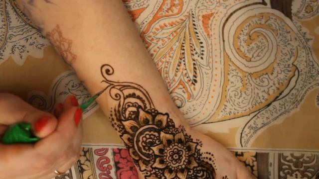 Рисунок хной, мехенди на кисти смотреть онлайн
