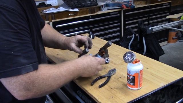 DIY Honda CR-V Rear Brake Replacement Using Honda Tech Instructions 2017 - 2021 Models with EPB смотреть онлайн