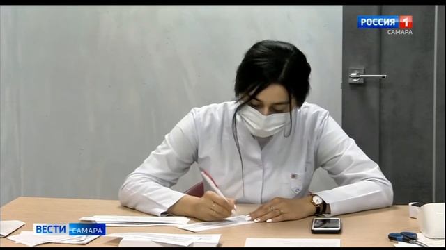 Главное в 2021: В Самаре прививочный кабинет развернулся в ТЦ «Аврора» смотреть онлайн