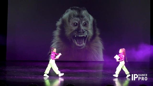 Сцена 2 «Сторож и шаловливые обезьянки в музее» / IP Dance PRO / Танцы в музее 2023 смотреть онлайн