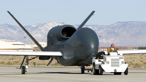 CNN. К Крыму направлен американский разведчик RQ-4B Global Hawk | новости