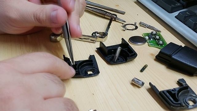 VW bicskakulcs ház csere, replacement of flip key covers for VW group cars (SKODA, VW, AUDI, SEAT) смотреть онлайн