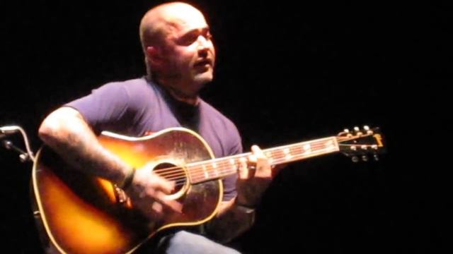 aaron Lewis does a true acoustic song without a mic смотреть онлайн