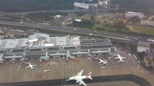 Take off at Frankfurt Airport (FRA). Вылет из Франкфурта. A320-200 D-AIPW смотреть онлайн