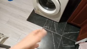 Укладка плитки на линолеум. Показываю что будет спустя время. Лайфхак