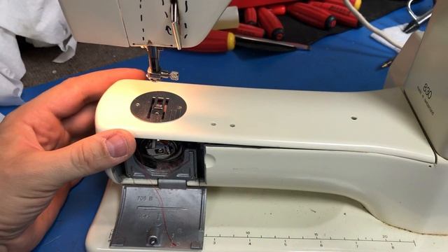 Bernina 830 old style free arm cover removal смотреть онлайн