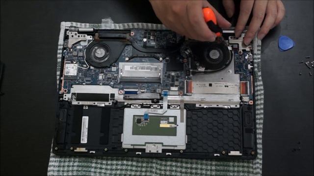 OPEN ME UP! Lenovo Yoga 700 2 in 1 Disassembly смотреть онлайн