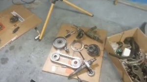 Хендай Терракан меняем передний сальник раздатки.