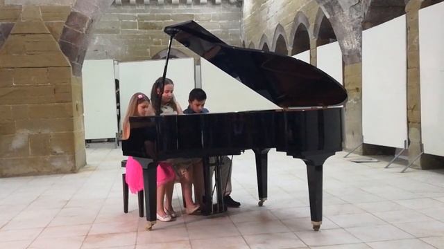 Piano 6 hands Schmitz Memory-Tango смотреть онлайн