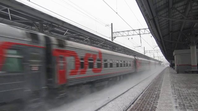 Электровоз ЭП20-034 с поездом№048В Москва-Муром платформа Выхино 26.12.2018 смотреть онлайн